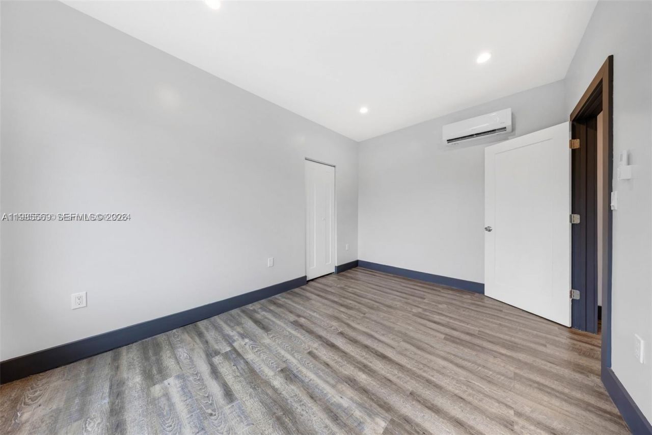 1020 SW 23rd Ave , Unit 4, Miami, FL 33135 Photo