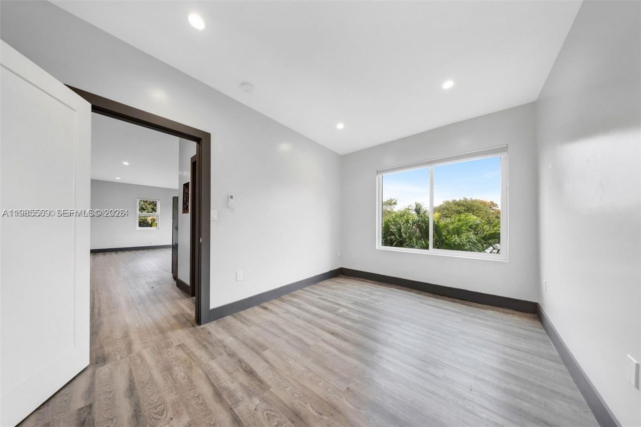 1020 SW 23rd Ave , Unit 4, Miami, FL 33135 Photo