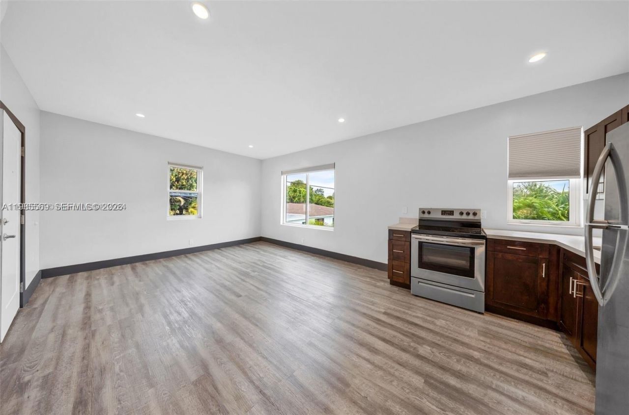 1020 SW 23rd Ave , Unit 4, Miami, FL 33135 Photo