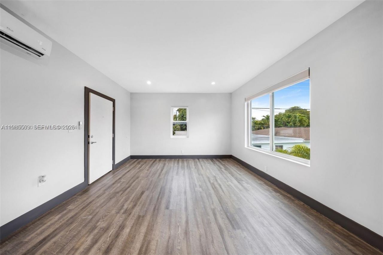 1020 SW 23rd Ave , Unit 4, Miami, FL 33135 Photo