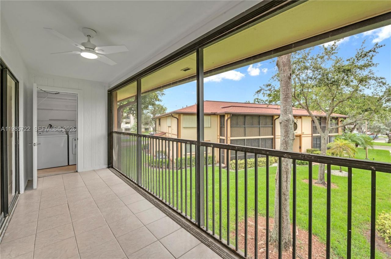 10959 W Clairmont Cir , Unit 211, Tamarac, FL 33321 Photo