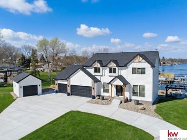 918 Adams Court, Plattsmouth, NE 68048