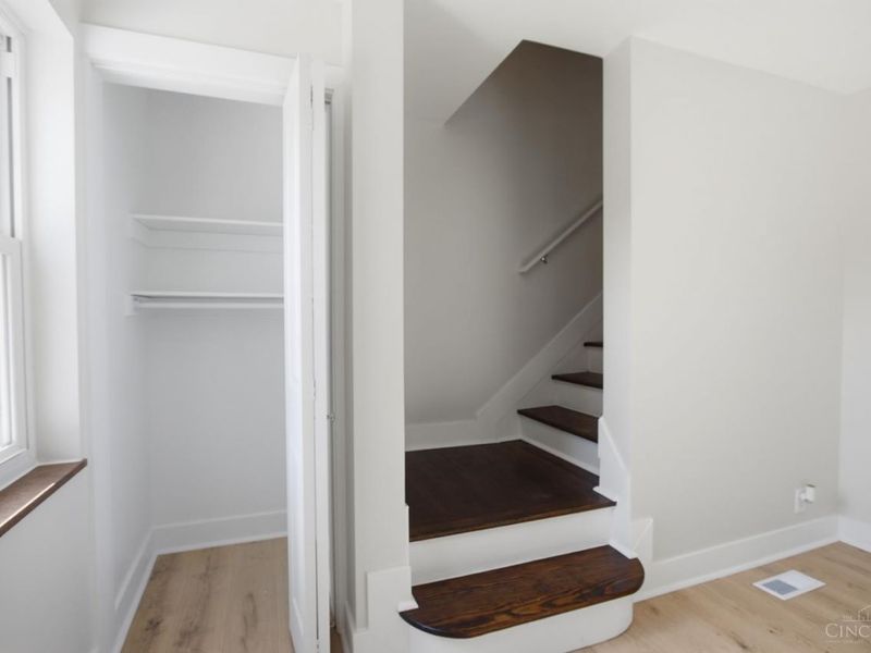 1734 Llanfair Avenue, Cincinnati, OH 45224 Photo 12