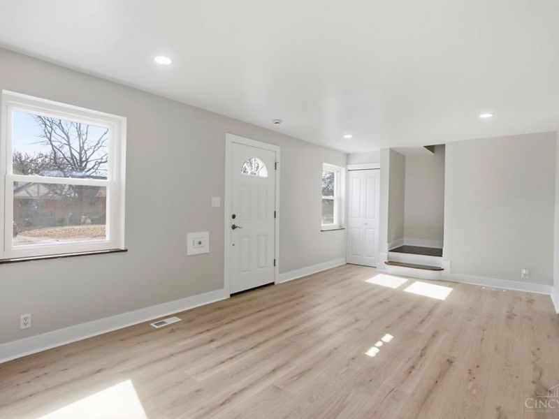 1734 Llanfair Avenue, Cincinnati, OH 45224 Photo 3