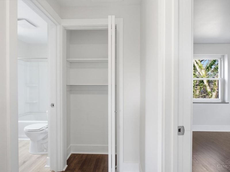 1734 Llanfair Avenue, Cincinnati, OH 45224 Photo 9