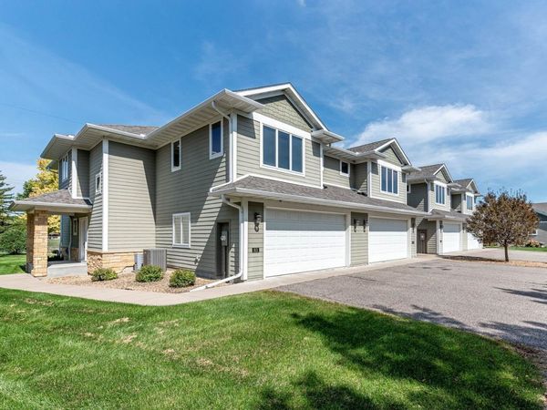 814 Pinnacle Path, Mankato, MN 56001