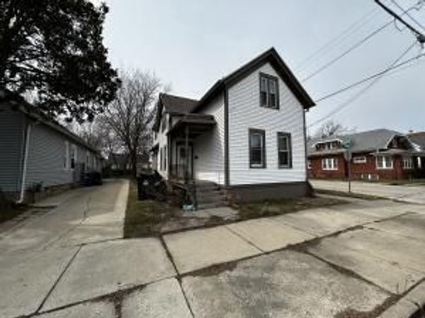 1842 Lasalle STREET, Racine, WI 53402