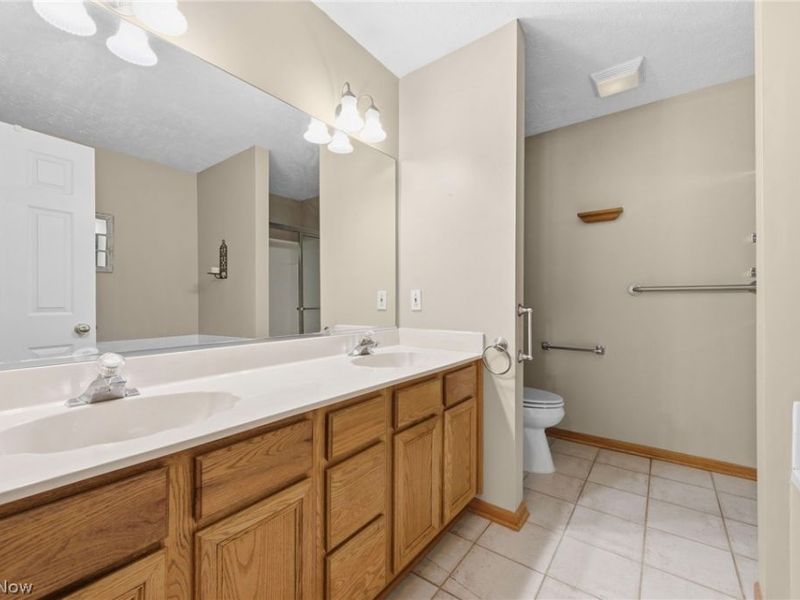 2401 Bunker Lane, Unit A, Willoughby, OH 44094 Photo 20