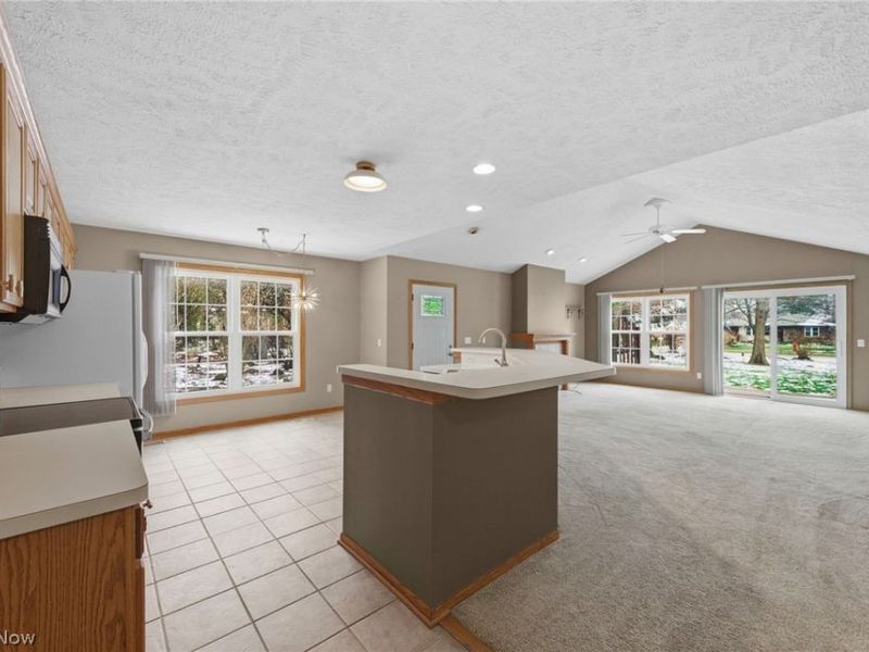 2401 Bunker Lane, Unit A, Willoughby, OH 44094 Photo 5