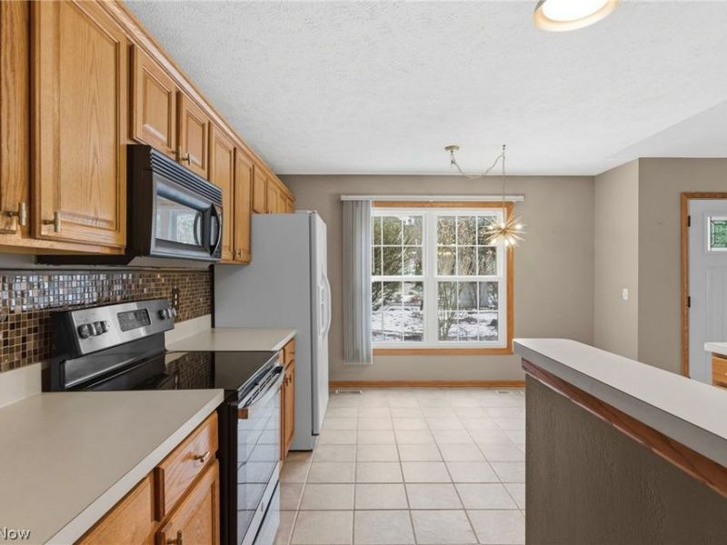 2401 Bunker Lane, Unit A, Willoughby, OH 44094 Photo 6