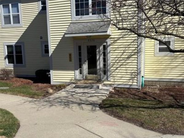 2225 S Huron Parkway, Ann Arbor, MI 48104