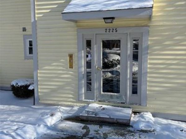 2225 S Huron Parkway, Ann Arbor, MI 48104