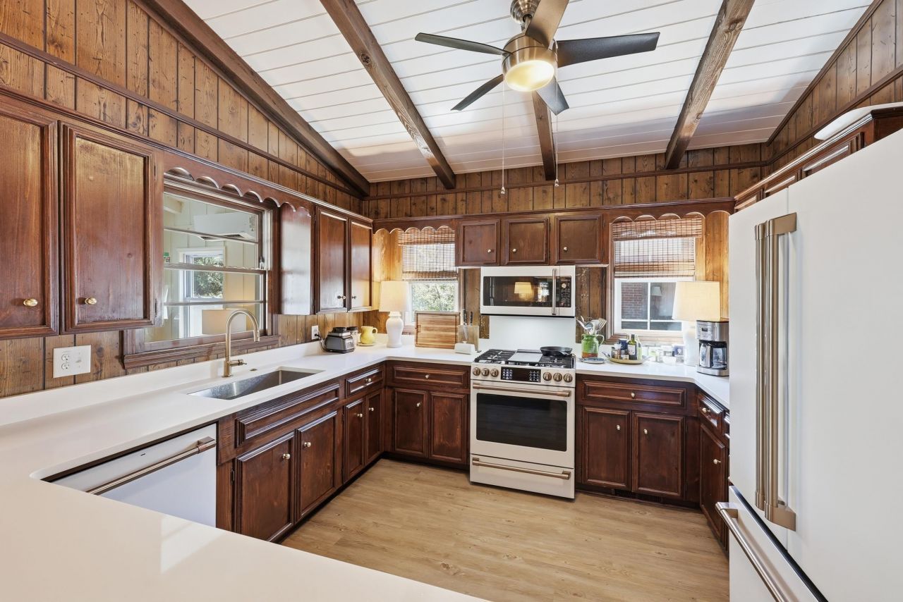 373 Sundial Dr. Photo 12