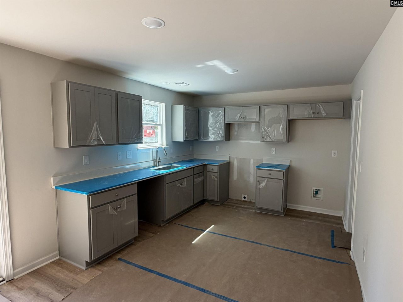 108 Rockyview Drive  Photo 4