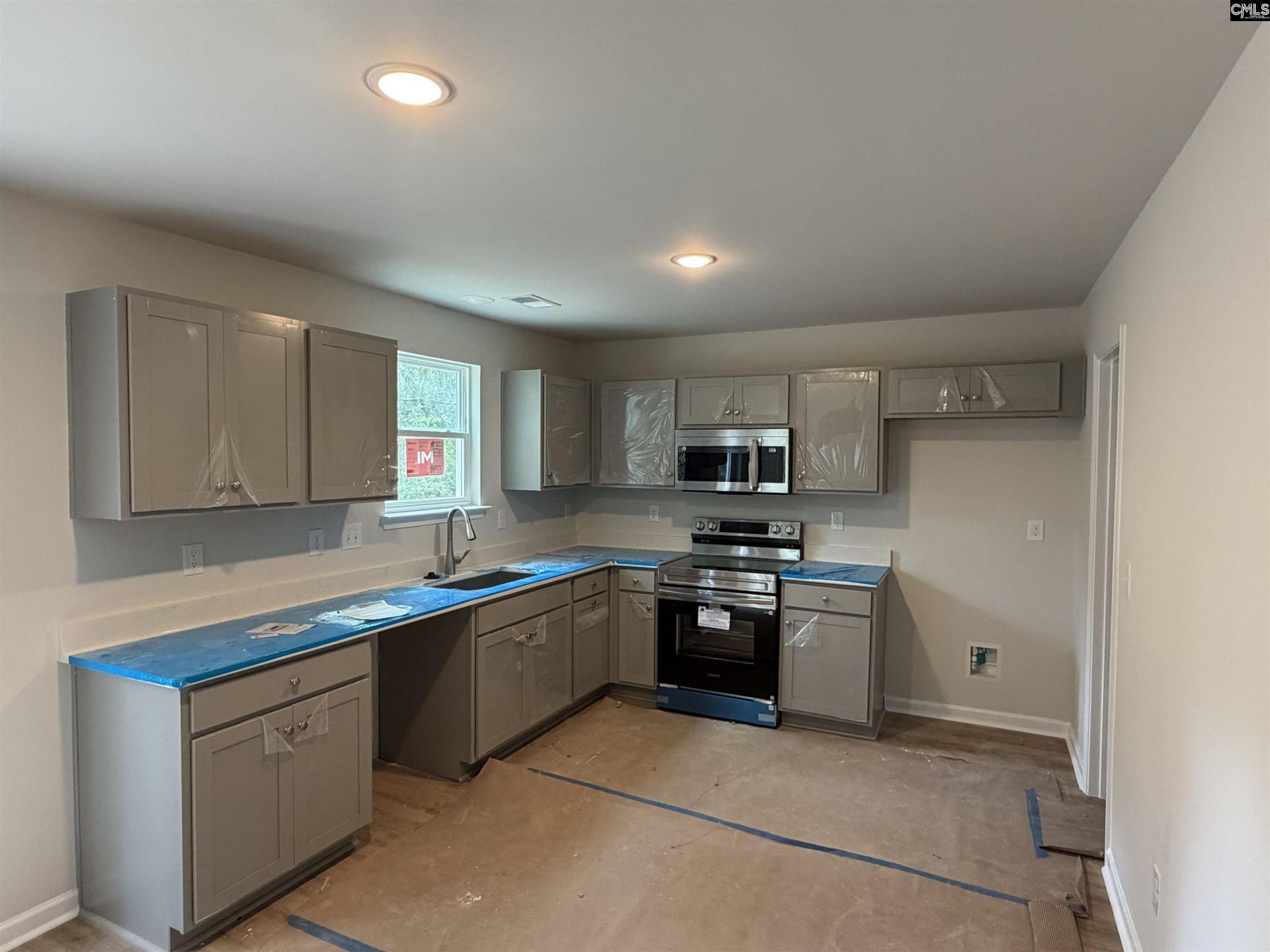 108 Rockyview Drive  Photo 5