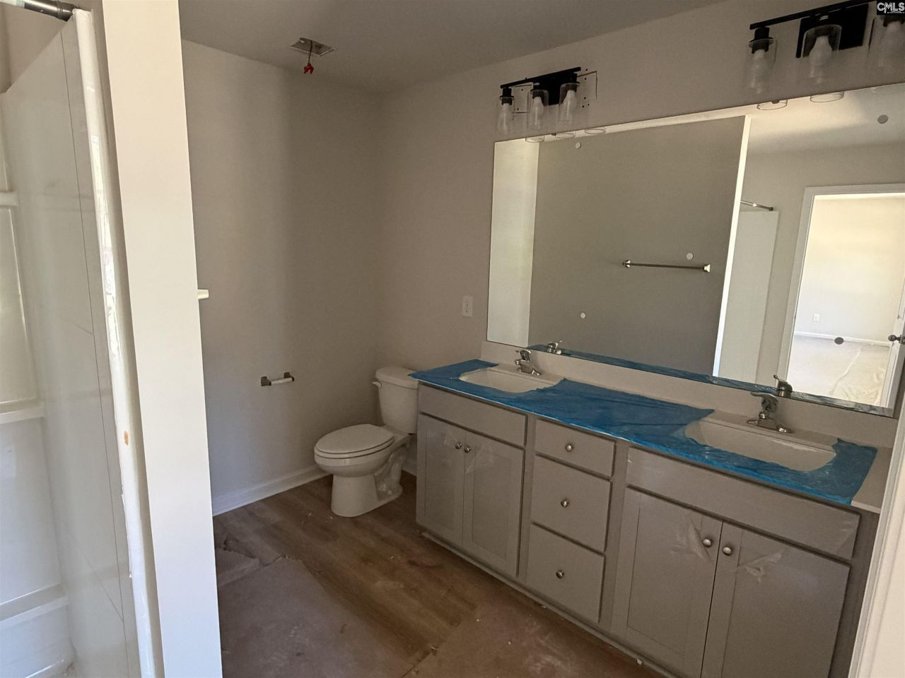 108 Rockyview Drive  Photo 6