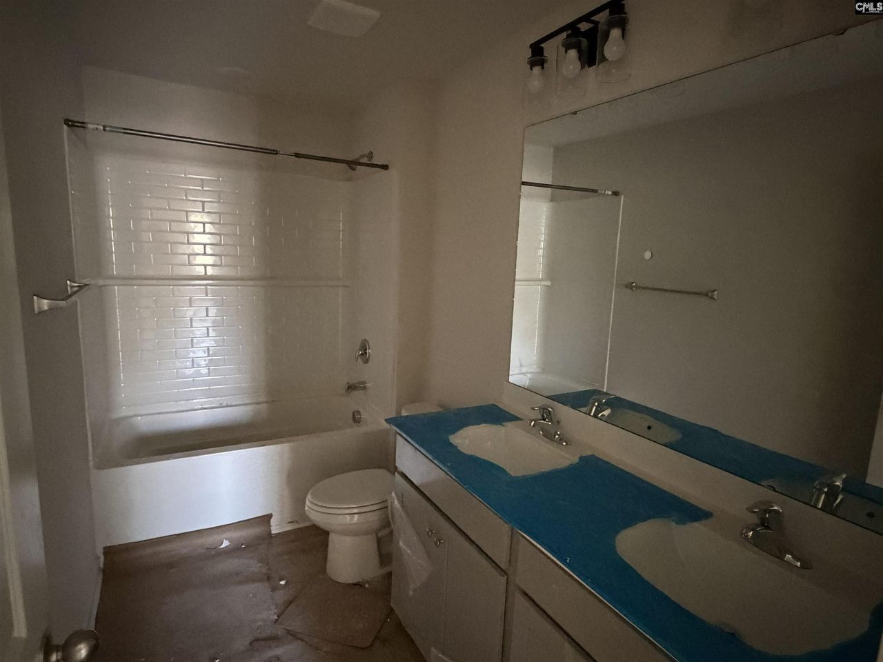 108 Rockyview Drive  Photo 9