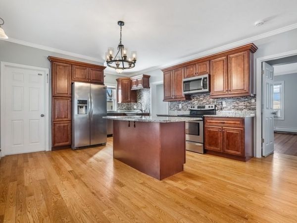 9 Cyrus St, Wakefield, MA 01880