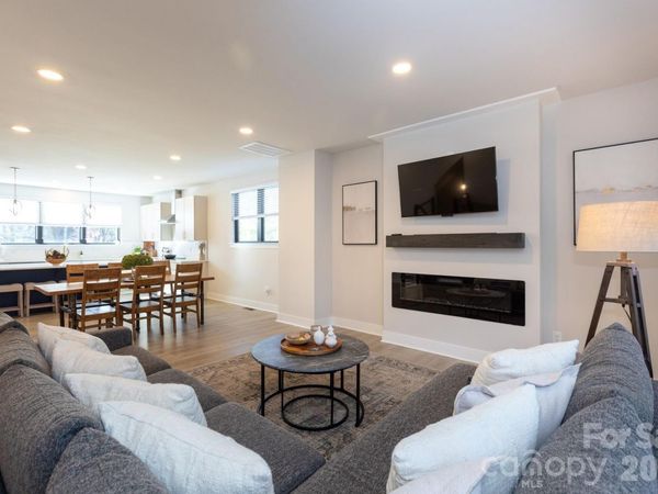 3538 Saker Lane, Charlotte, NC 28211