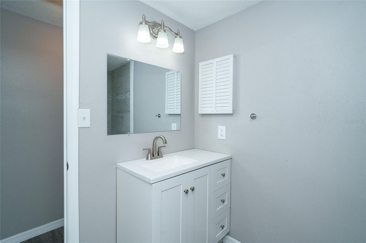 130 Crestview Drive, Englewood, FL 34223 Photo