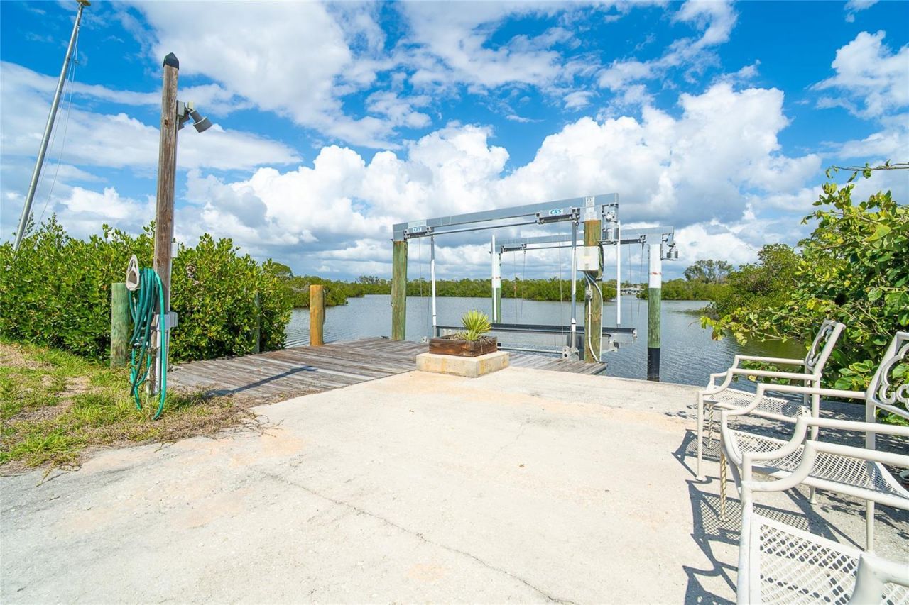 130 Crestview Drive, Englewood, FL 34223 Photo