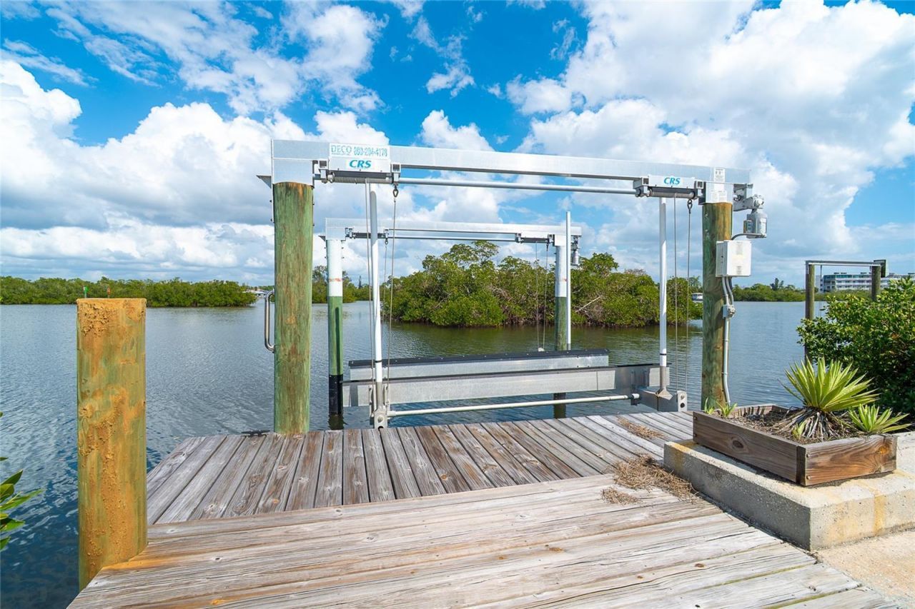 130 Crestview Drive, Englewood, FL 34223 Photo