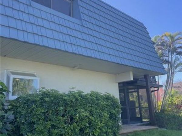 9342 TRADEWINDS AVENUE, SEMINOLE, FL 33776