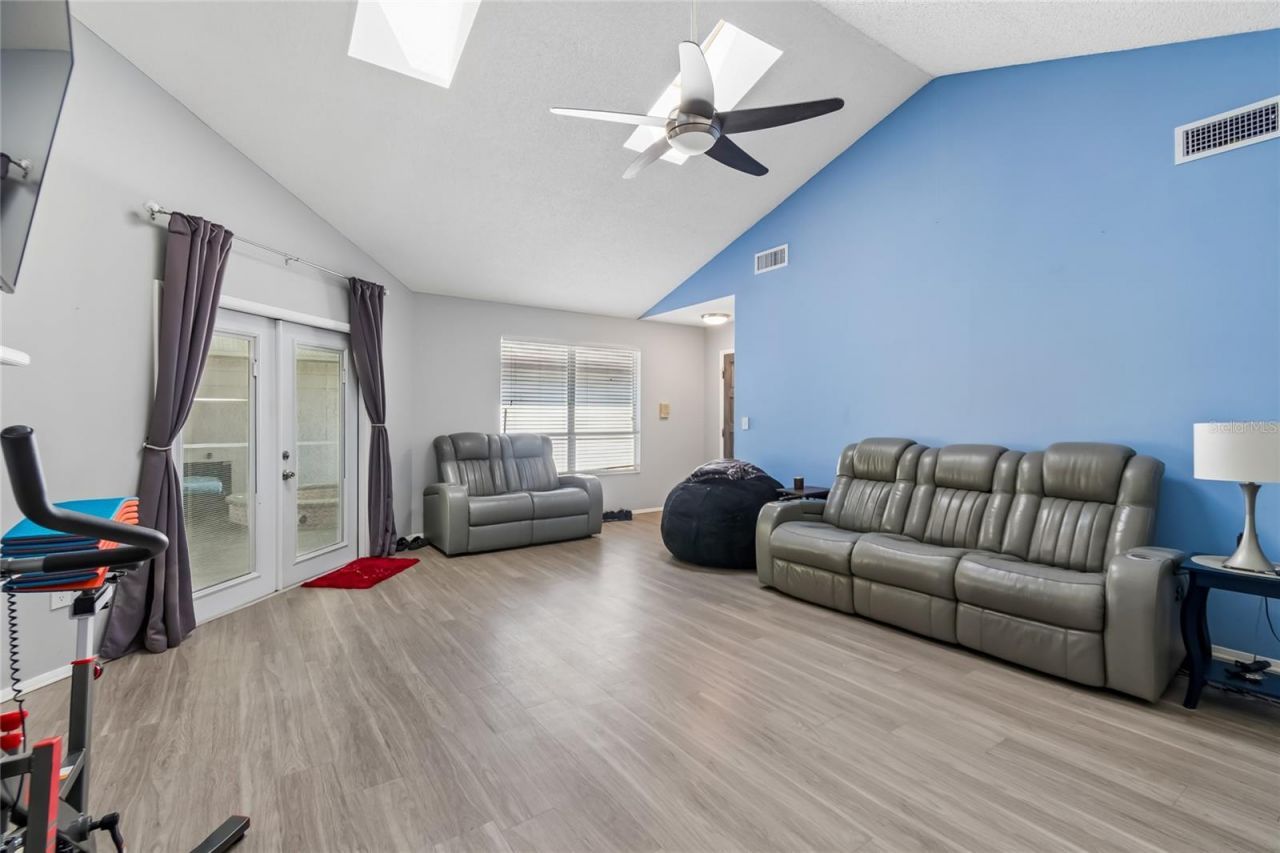 7123 Silvermill Drive, Tampa, FL 33635 Photo