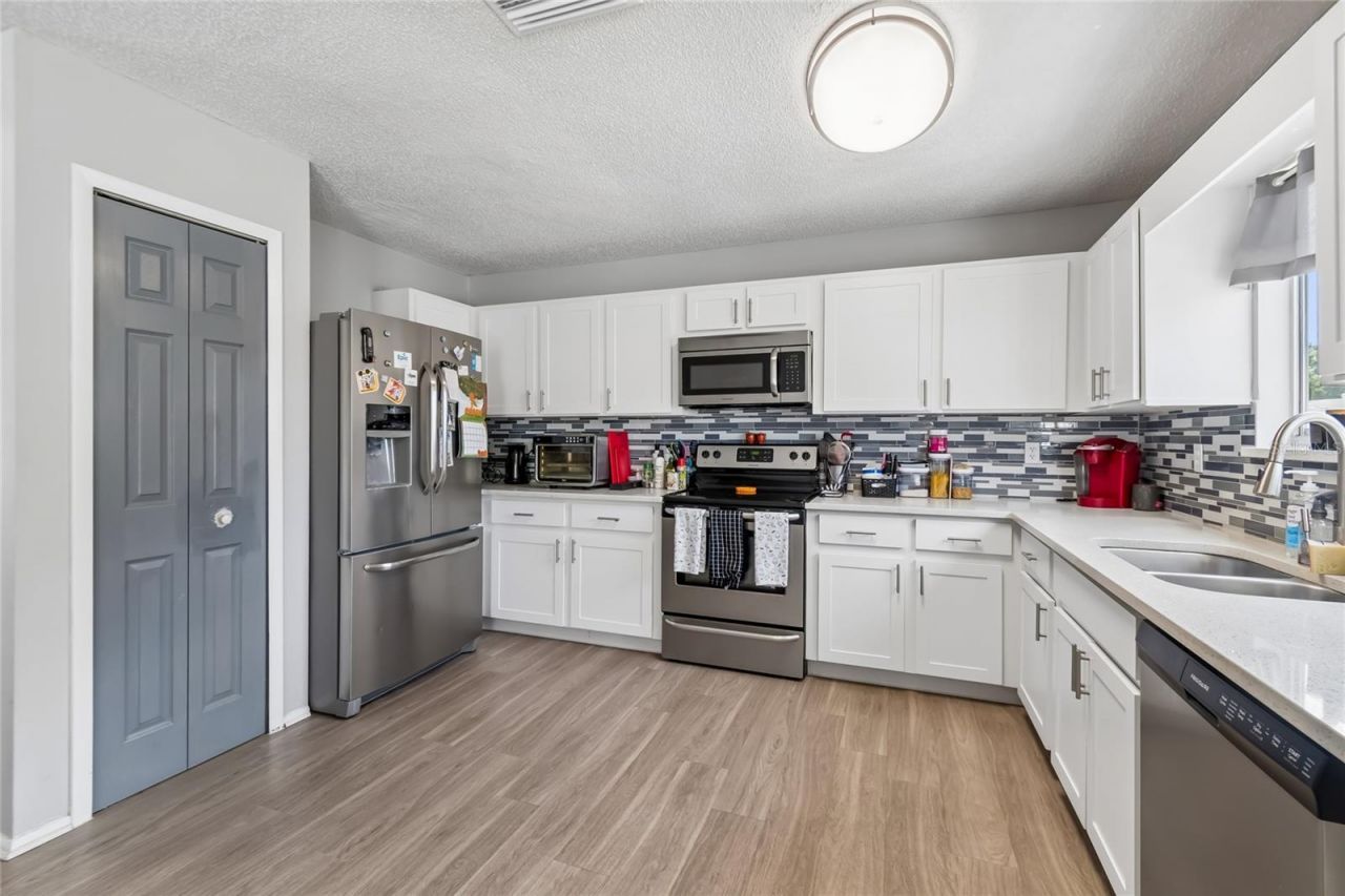 7123 Silvermill Drive, Tampa, FL 33635 Photo