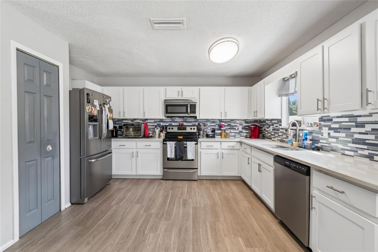 7123 Silvermill Drive, Tampa, FL 33635 Photo