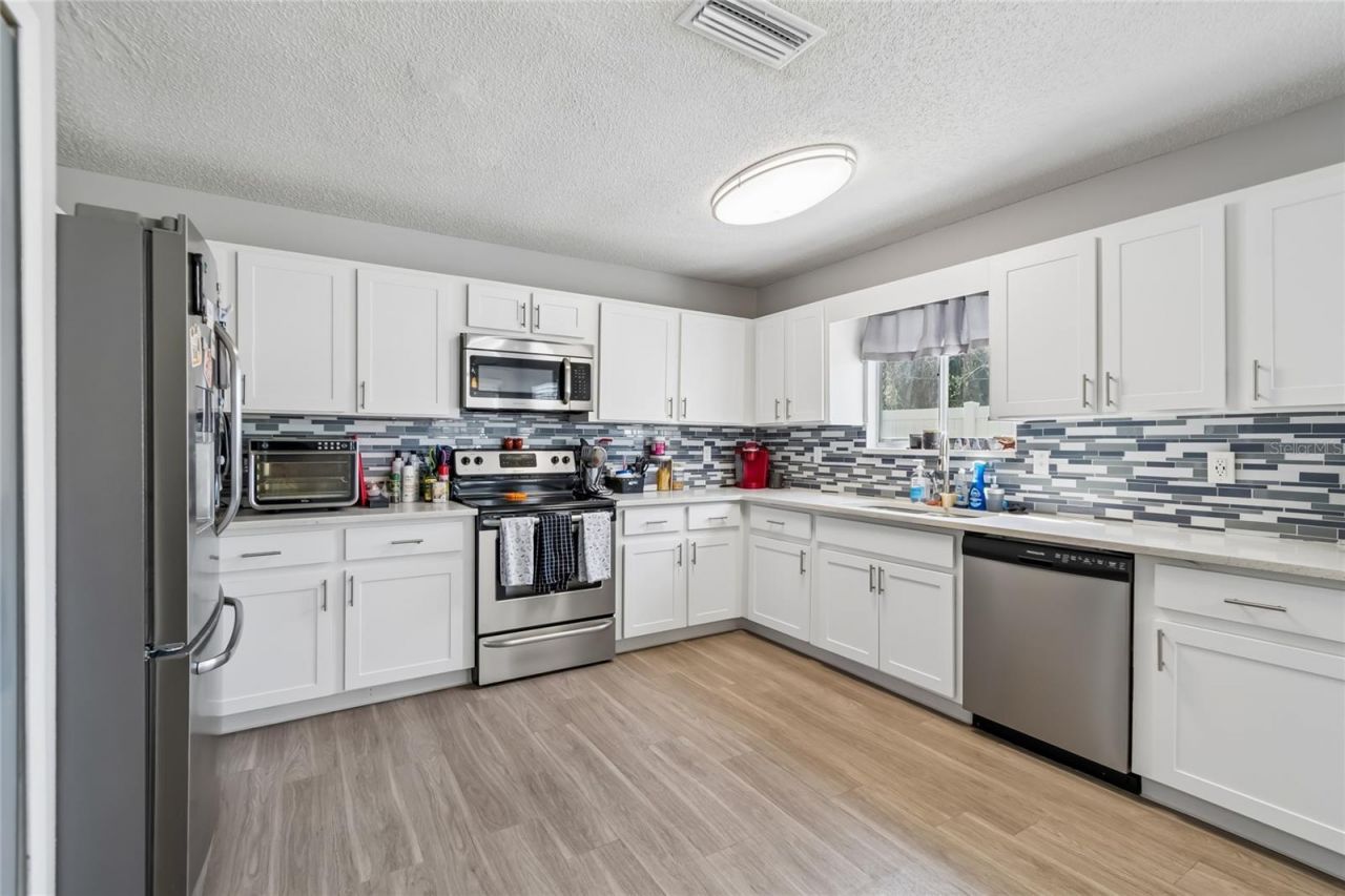 7123 Silvermill Drive, Tampa, FL 33635 Photo