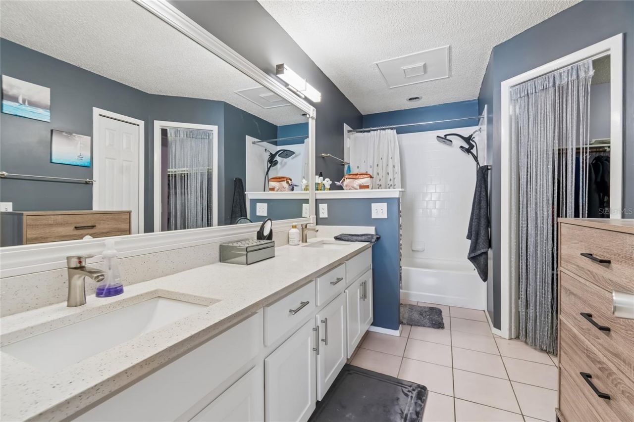 7123 Silvermill Drive, Tampa, FL 33635 Photo