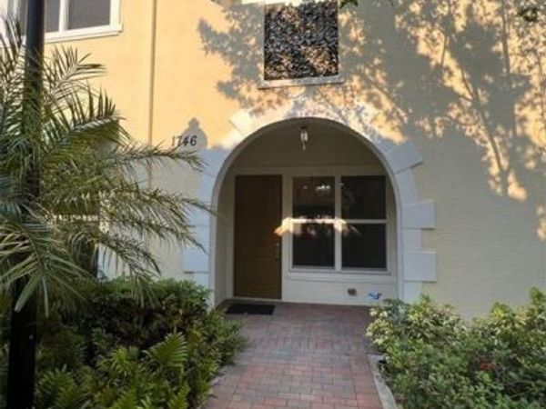 1746 NW 124th Way, Pembroke Pines, FL 33028