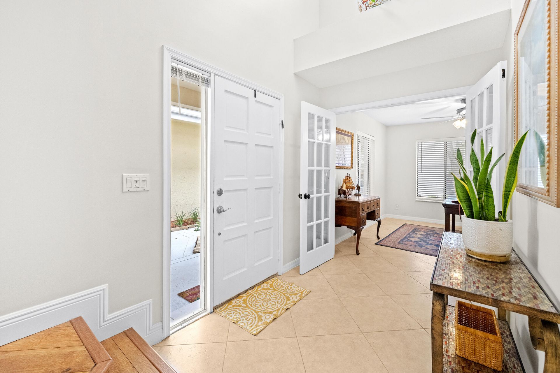 218 W Canterbury Dr W W, Palm Beach Gardens, FL 33418 Photo