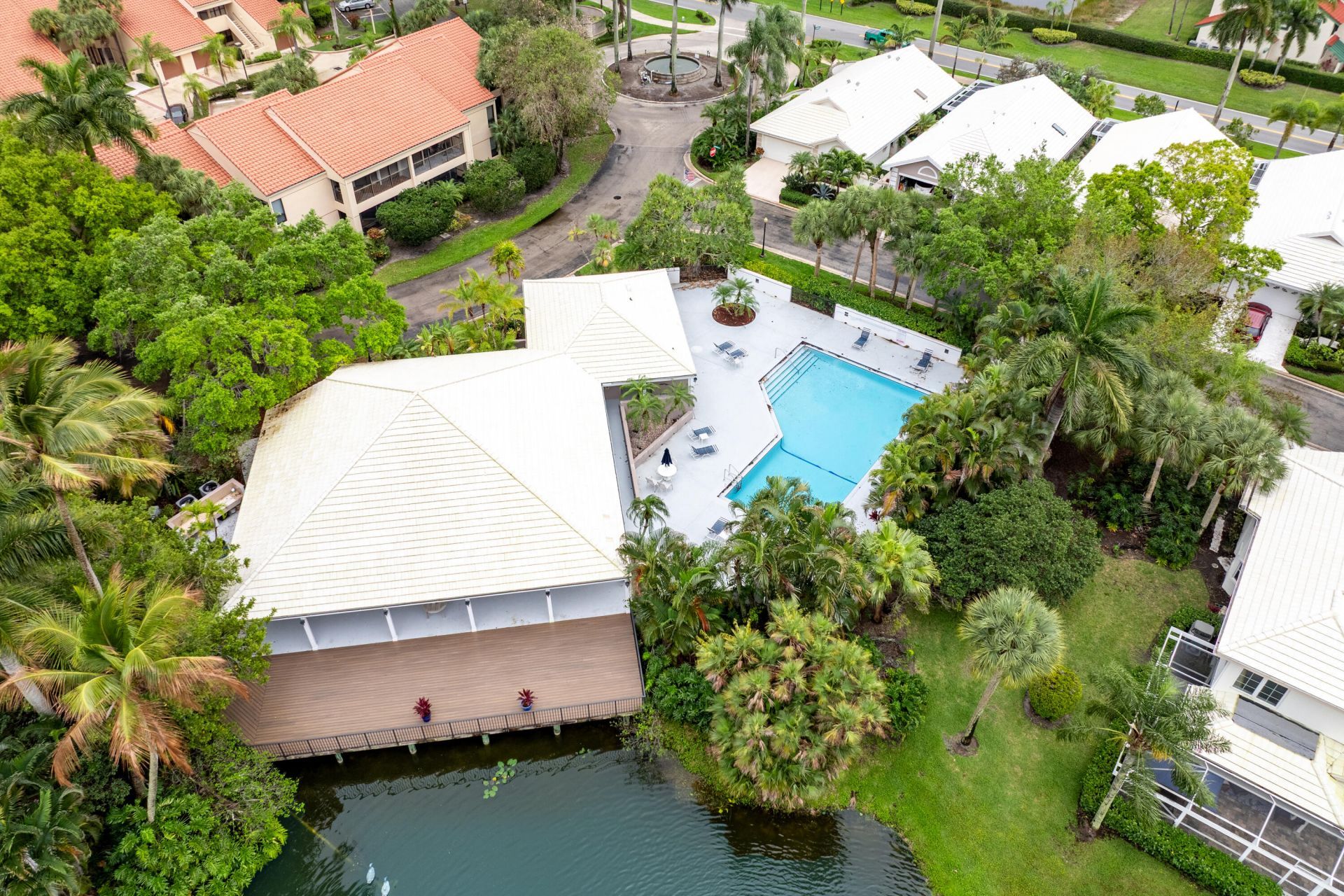 218 W Canterbury Dr W W, Palm Beach Gardens, FL 33418 Photo