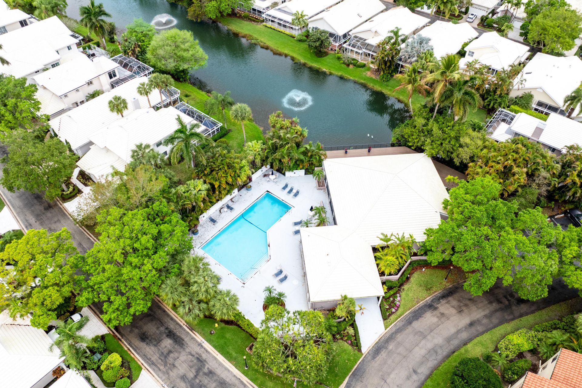 218 W Canterbury Dr W W, Palm Beach Gardens, FL 33418 Photo