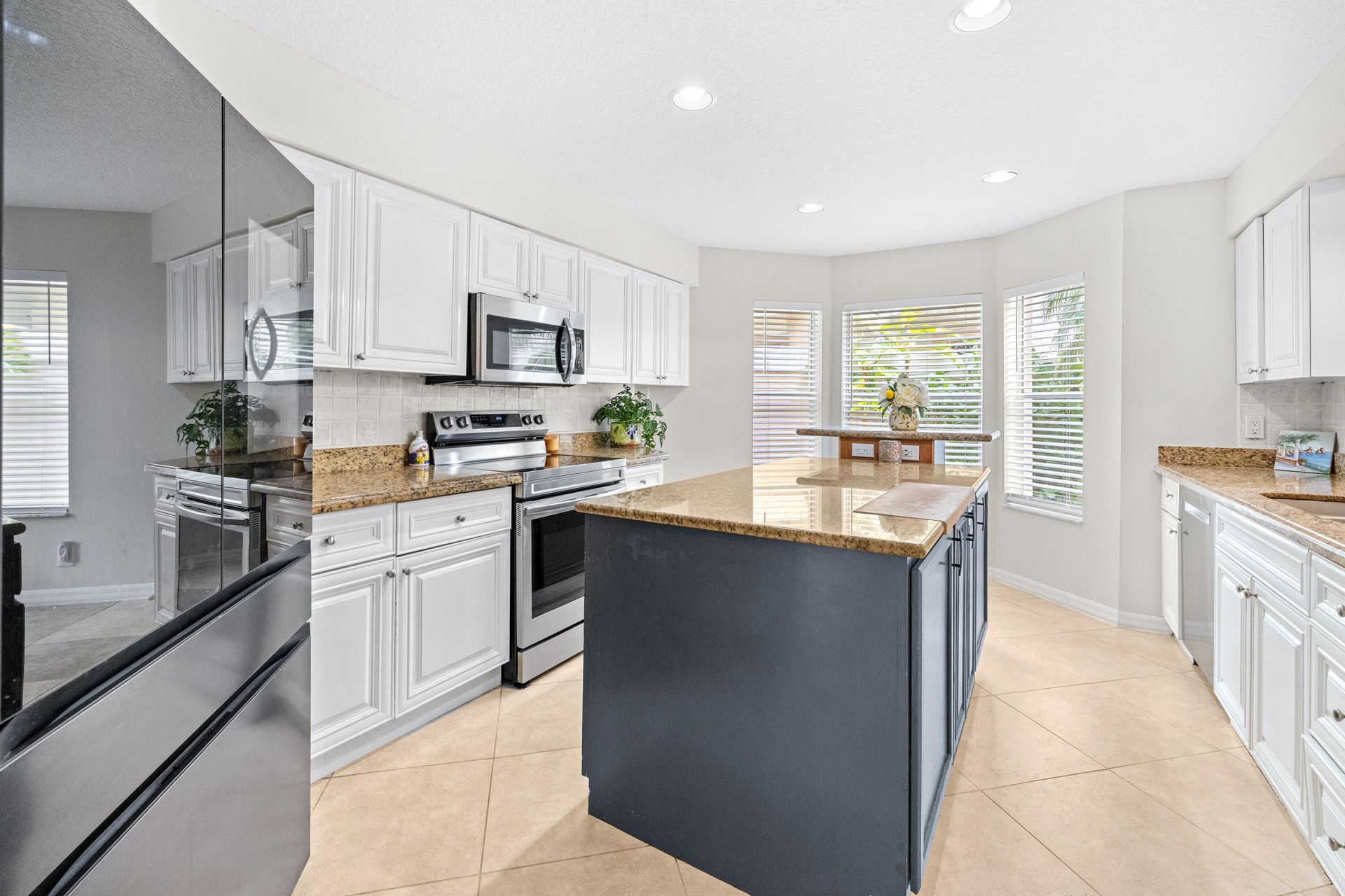 218 W Canterbury Dr W W, Palm Beach Gardens, FL 33418 Photo