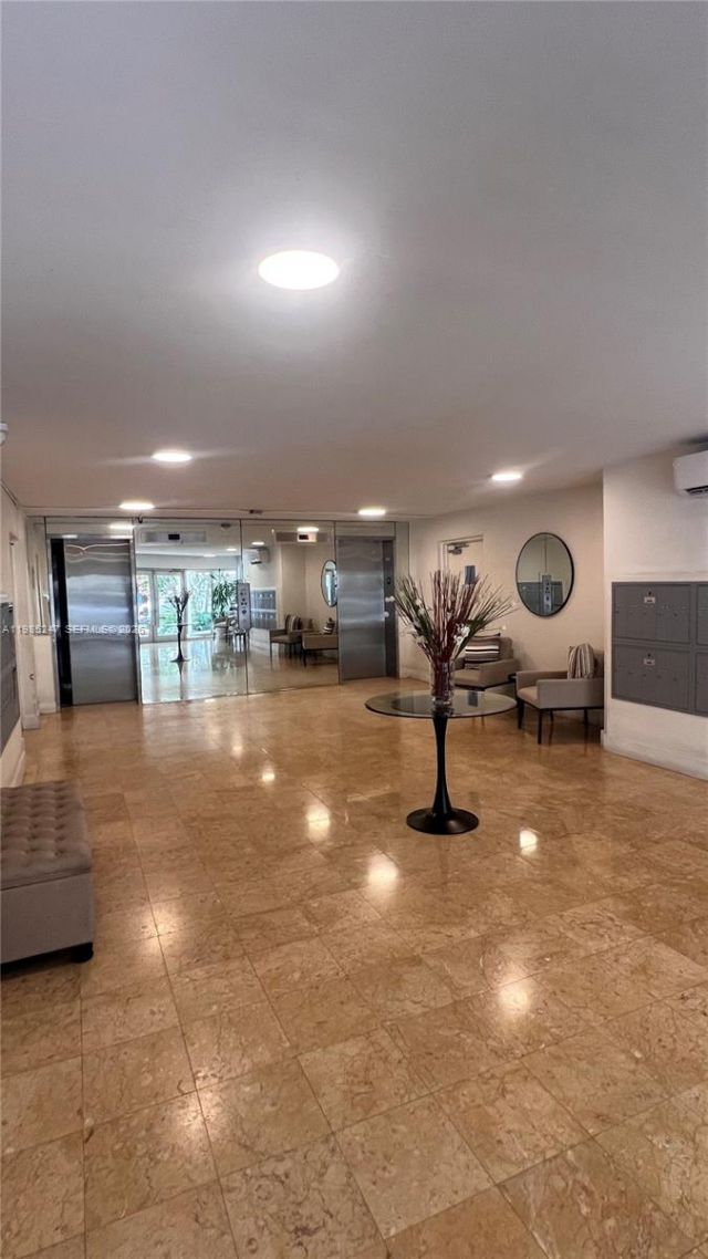 1750 James Ave, Unit 10E, Miami Beach, FL 33139 Photo