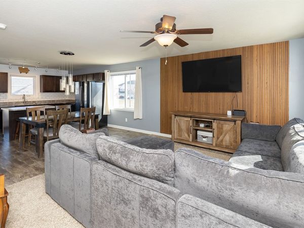 529 Prairie Ridge Drive, Huxley, IA 50124