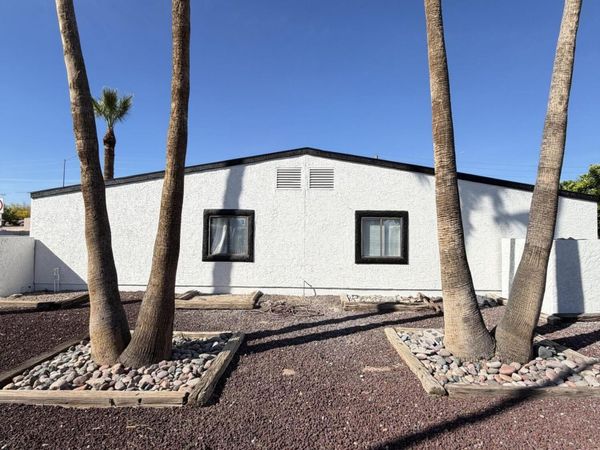82 W SOUTHERN Avenue, Mesa, AZ 85210