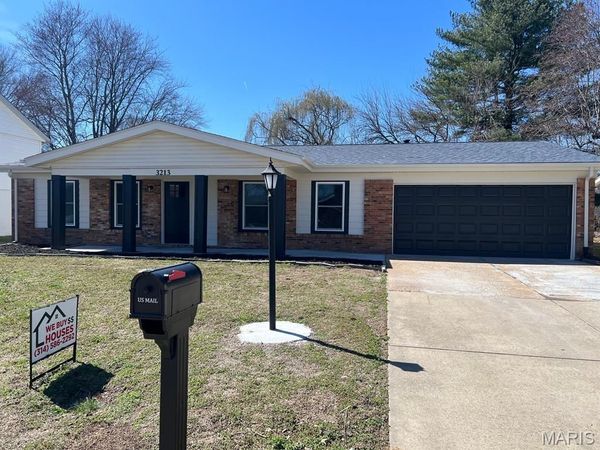 3213 West Boulevard , Belleville, IL 62221