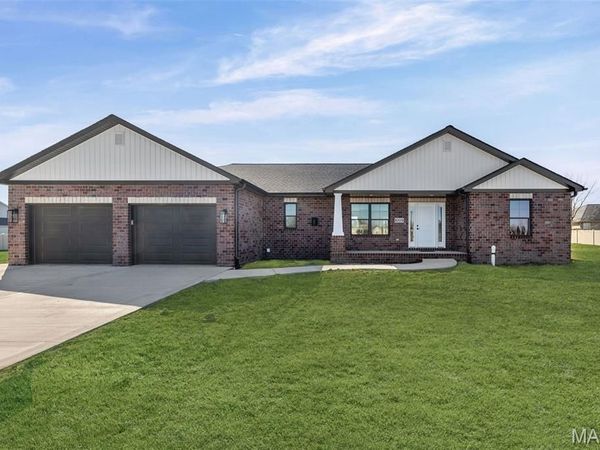 1009 Pennsylvania Avenue , New Baden, IL 62265