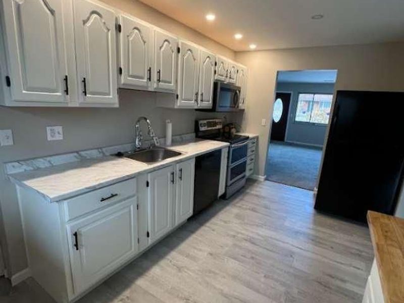 2335 Bluelark Drive, Cincinnati, OH 45231 Photo 2