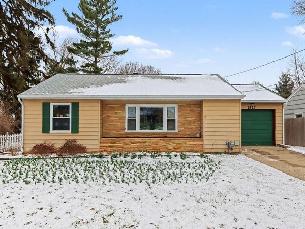 1527 Kingston Avenue, Kalamazoo, MI 49001