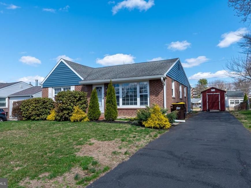 107 Valleyview Road, Norristown, PA 19401 Main Photo