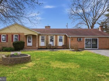 2592 MARTINSBURG PIKE, STEPHENSON, VA 22656