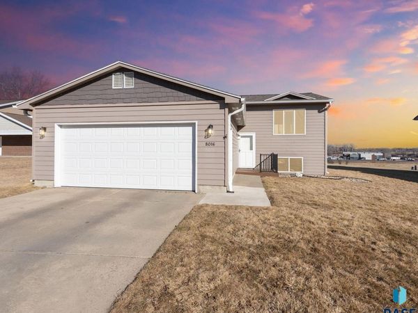 8016 W Browning St, Sioux Falls, SD 57106