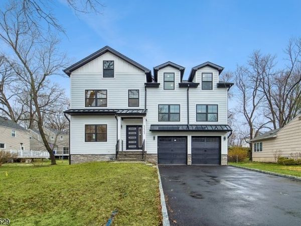 111 N Summit Ave, Chatham, NJ 07928