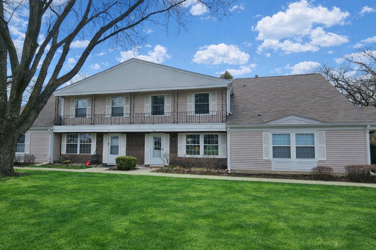 134 Bright Oaks Circle, Unit 134, Cary, IL 60013 Main Photo