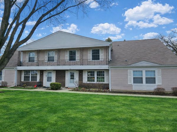 134 Bright Oaks Circle , Unit 134, Cary, IL 60013